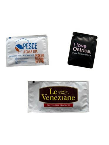 Salvietta lavamani rinfrescante 6x8 cm personalizzata con logo aziendale stampato a 1 colore